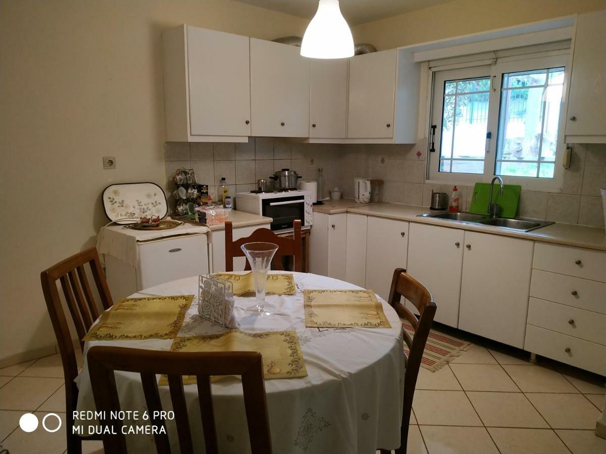 Stavros Apartments Артеміда Екстер'єр фото